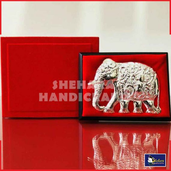 Gold line table top elephant with box